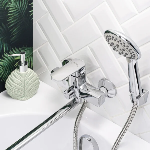 Смеситель  для ванны с душем BOOU B8215-18F универсальный Латунь