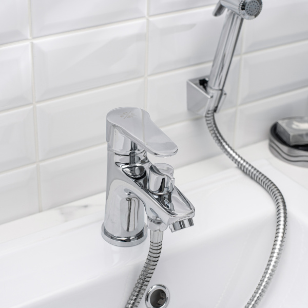 Смеситель для раковины РМС SL141-001F-1 с лейкой однорычажный Хром